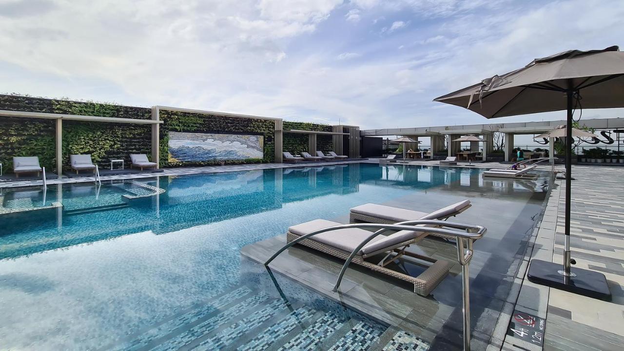 Hotel Okura Manila At Newport World Resorts Pasay Exterior photo